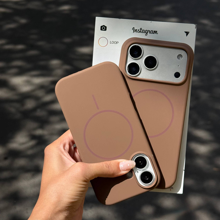 قاب گوشی سیلیکونی مگسیف قهوه ای برای آیفون